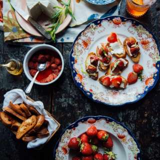 Honey-Drizzled Strawberry Ricotta Crostini