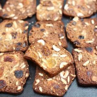 Apricot-Hazelnut Crisps