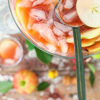 Sparking Vanilla-Scented Apple Cider Party Punch