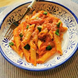Pasta with tomato sauce allo scarpariello