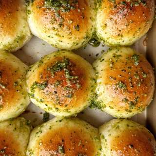 Simple Pesto Buns