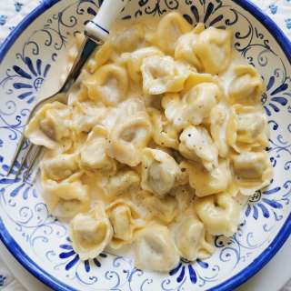 Tortellini alla Panna (with cream sauce)