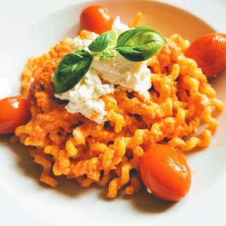 Pesto Calabrese (Red Pepper Pesto) with Pasta