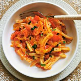 Pasta alla Peperonata (sweet pepper sauce)
