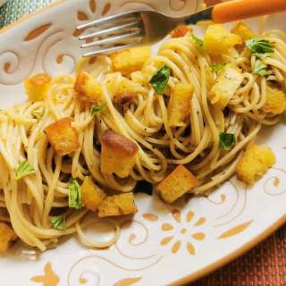 Anchovy Pasta Recipe from Naples (Spaghetti alla Gennaro)