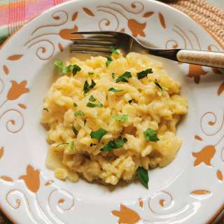 Italian teardrop dumplings (chnèfflènè)
