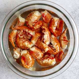 How to Peel Spot Prawns