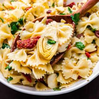 Pasta Salad with Sun-Dried Tomatoes and Artichokes