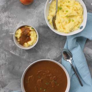 Vegan Gravy with Caramelized Onions