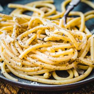 Bucatini Cacio E Pepe