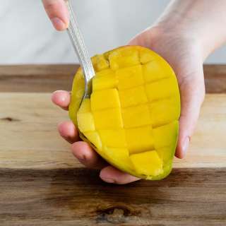 How To Properly Cut a Mango