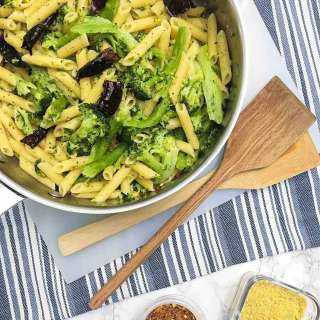 Pasta Aglio e Olio (Pasta w/ Garlic & Oil)