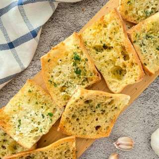 Air Fryer Garlic Bread