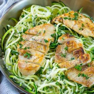Healthy Chicken Alfredo Zoodles