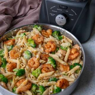 Healthy Broccoli Shrimp Alfredo