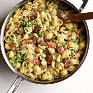 Creamy Pasta Shells with Sweet Peas and Bacon