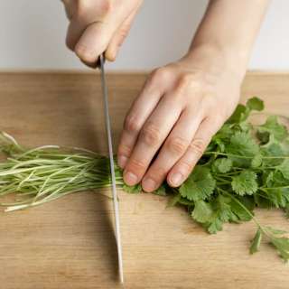 How To Cut Cilantro