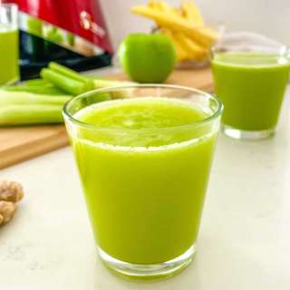 Celery and Pineapple Juice