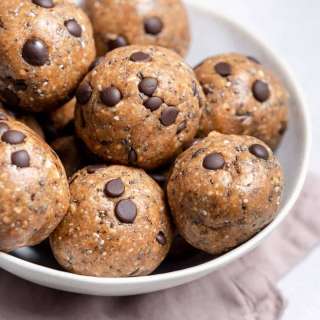 Oatmeal Cookie Dough Energy Bites