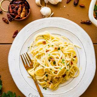 Spaghetti Aglio e Olio Recipe (Garlic with Oil Pasta)
