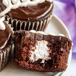 Copycat Hostess Cupcakes