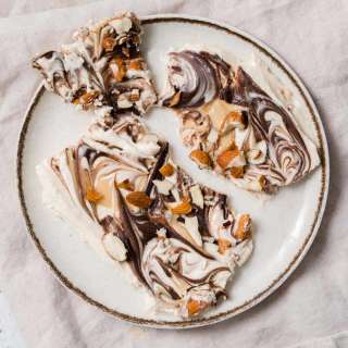 Frozen Peanut Butter Yogurt Bark 