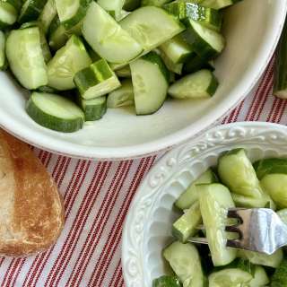 Cucumber Salad (Simple, Italian-Style)