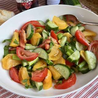 Simple, Fresh and Healthy Garden Salad