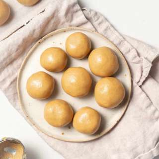 No-Bake Peanut Butter Balls