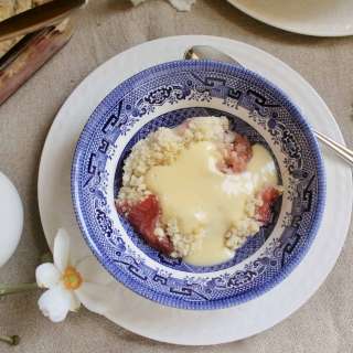 Easiest Rhubarb Crumble Recipe - 1, 2, 3, Done!