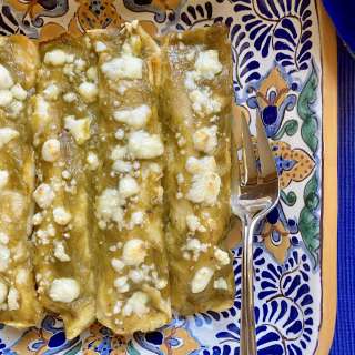 Green Chicken Enchiladas (Easy Green Chile Sauce)