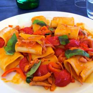Paccheri con Sugo di Mare (Pasta with Seafood Sauce)