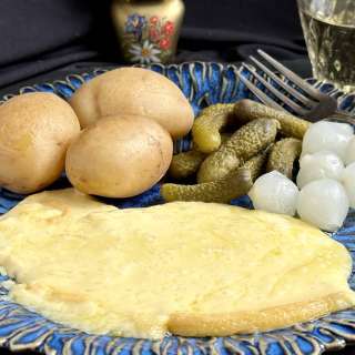 How to Eat Raclette