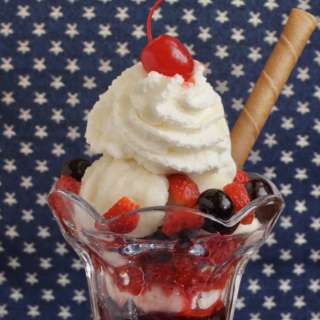Knickerbocker Glory (British-Style)