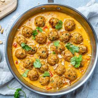 Healthy Turkey Meatballs in Curry Sauce