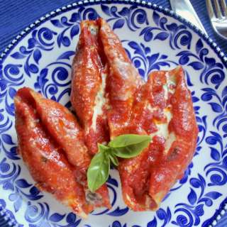 Stuffed Shells (Italian Recipe Using Ricotta and Spinach)