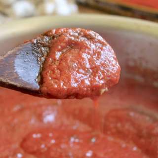 Authentic (Quick) Italian Tomato Sauce for Pasta