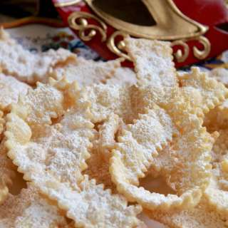 Frappe or Cioffe: Bows and Ribbons of Fried Sweetened Dough