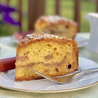 Rhubarb Cake (with Streusel Topping)