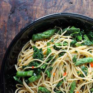 Spaghetti with Kale, Asparagus, Chilli and Lemon
