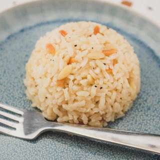 Turkish Rice Pilav with Orzo (Sehriyeli Pilav)
