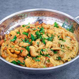 Cashew Nut Curry (Kaju Maluwa)