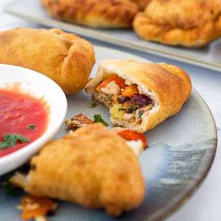 Panzerotti (mini calzone pizza with tuna, olives & red pepper)