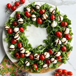 Caprese Salad Wreath