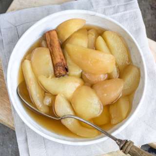 Easy Cinnamon Stewed Pears