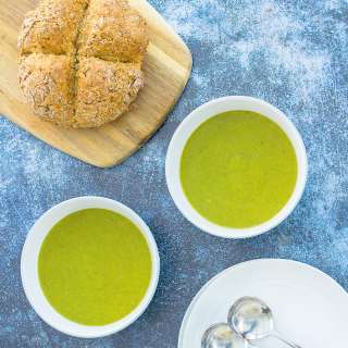 Easy Leek and Potato Soup (Vegan)