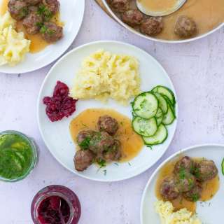 Easy Swedish Meatballs (IKEA Copycat)