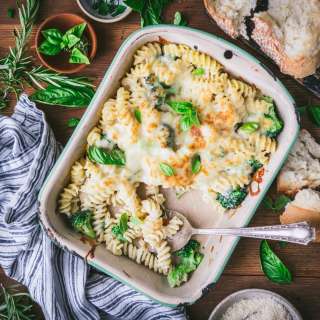 Broccoli and Cheese Alfredo Pasta Bake
