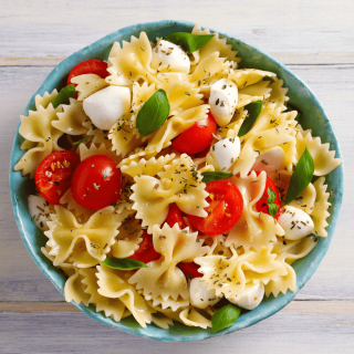 Bacon Caprese Pasta Salad