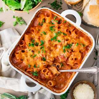 Dump-and-Bake Creamy Tomato Basil Pasta